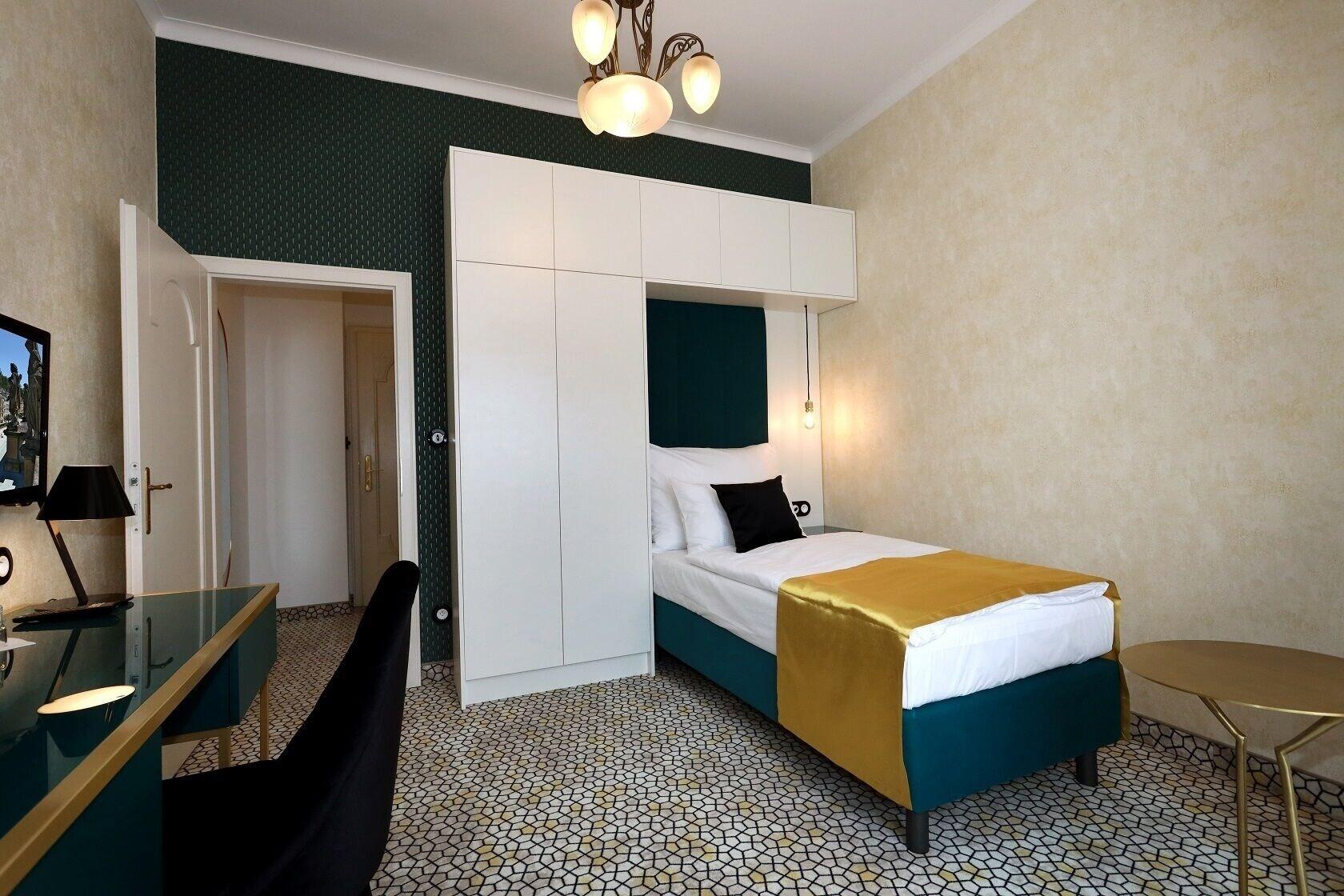Art Deco Wolker By Astoria Hotel & Medical Spa 卡罗维发利 外观 照片